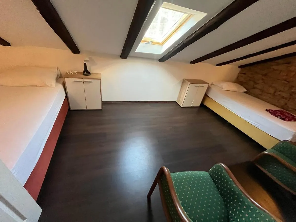 Hostel Old School Rijeka Croatia