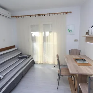 https://apartments-eva.in-istria.net